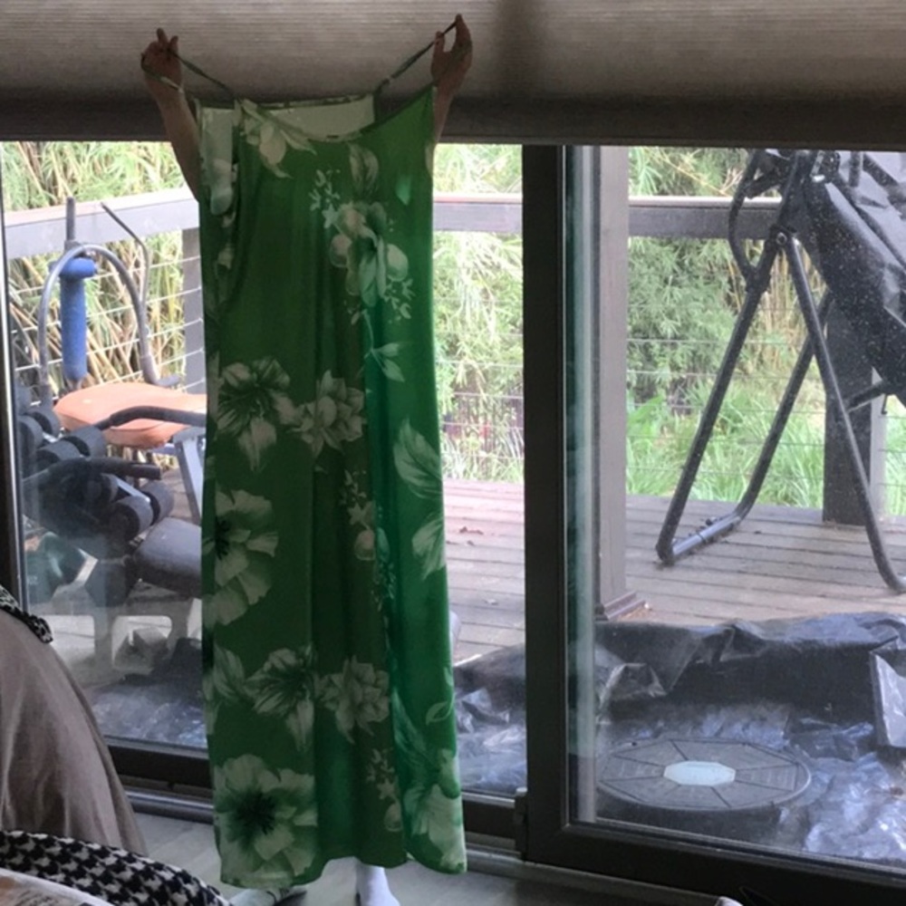 Green spaggetti strap dress